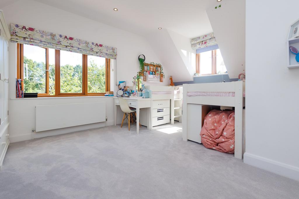 Bedroom 2 (2)