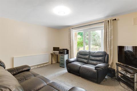2 bedroom flat for sale, Wells Park Court, Taylors Lane
