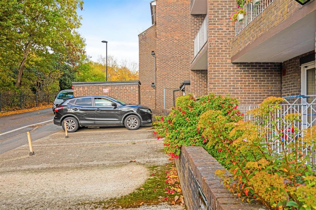 14-ba6984569-Propworld-JJ-Wells Park Court-3.jpg