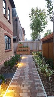 1 bedroom terraced house to rent, The Coppice, 12 The Grove, Slough, SL1