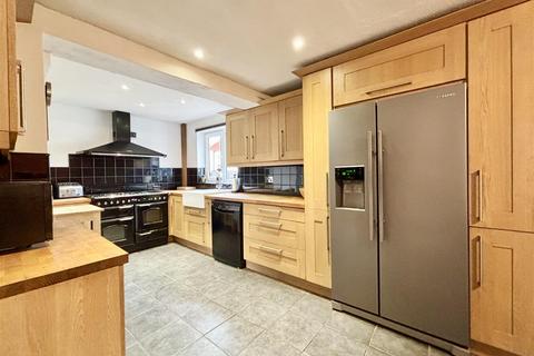 undefined, Hunters Park Avenue, Bradford BD14