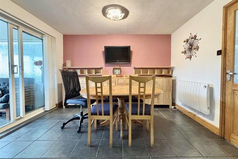 undefined, Hunters Park Avenue, Bradford BD14