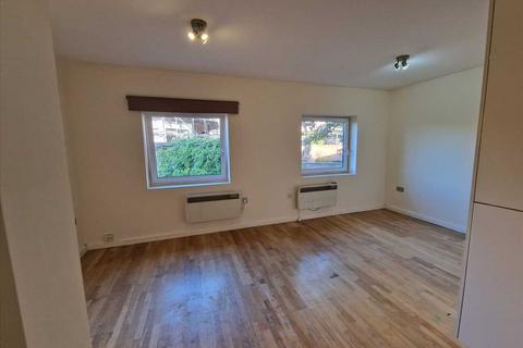 2 bedroom apartment to rent, London NW2