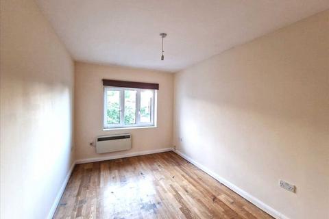 2 bedroom apartment to rent, London NW2