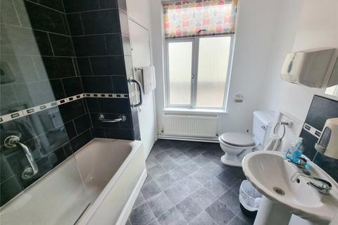 1 bedroom in a house share to rent, Stafford Road, Oakengates, Telford, Shropshire, TF2