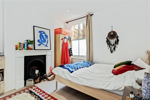 2 bedroom flat to rent, Mirabel Road, London, SW6