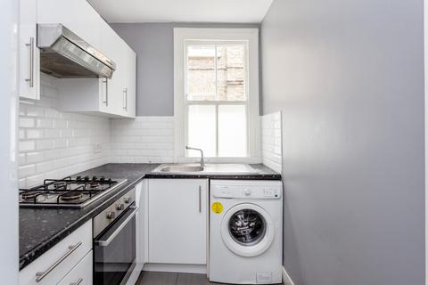 2 bedroom flat to rent, Mirabel Road, London, SW6
