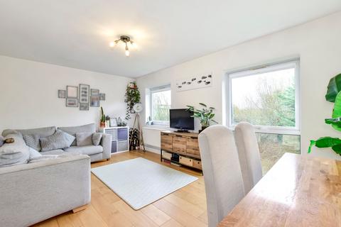 undefined, Riverside Close, Kings Langley, WD4