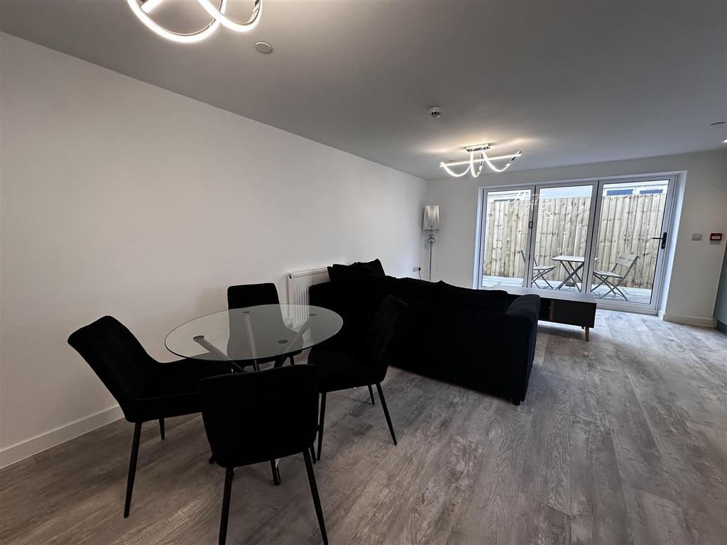 Lounge/Kitchen