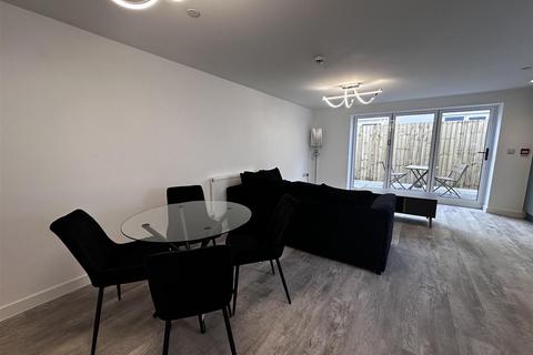 2 bedroom apartment to rent, Richmond Road, Cardiff