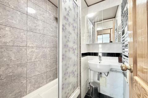 4 bedroom flat to rent, Fellows Road, Belsize Park, London, NW3