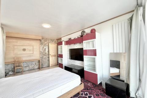 4 bedroom flat to rent, Fellows Road, Belsize Park, London, NW3