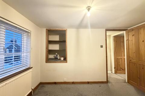 2 bedroom terraced house to rent, New Town Road, Bishop's Stortford