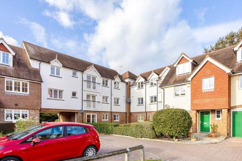 2 bedroom flat for sale, Pondtail Park, Horsham, RH12