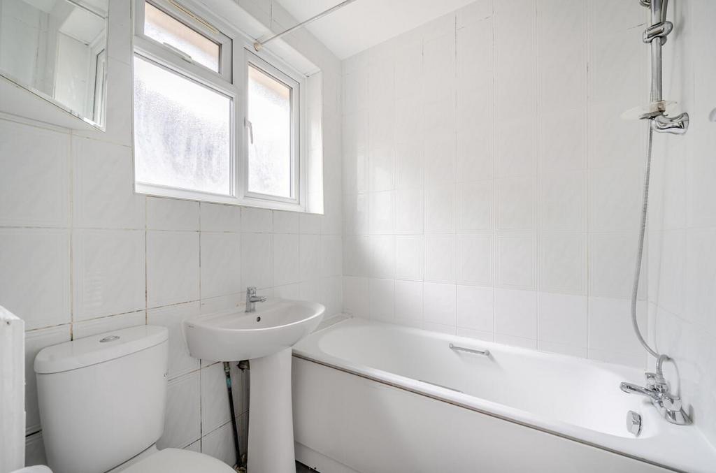 Davidson Frost-Wellings, DFW, Lowther Road, Bathro