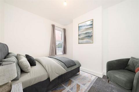 4 bedroom house to rent, Lochaline Street, London W6