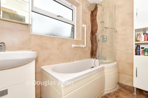 3 bedroom terraced house for sale, Amberley Road, Leyton
