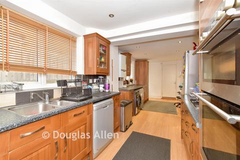 3 bedroom terraced house for sale, Amberley Road, Leyton