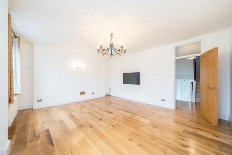 3 bedroom flat to rent, Claverton Street, London SW1V