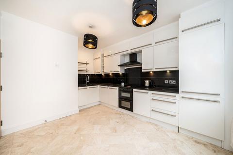 3 bedroom flat to rent, Claverton Street, London SW1V