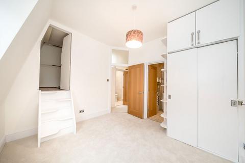 3 bedroom flat to rent, Claverton Street, London SW1V
