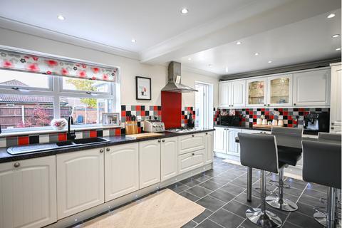 4 bedroom detached house for sale, Lavender Drive, Spalding PE11