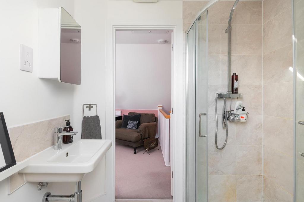 2 O4 PHCBH - Ensuite A.jpg
