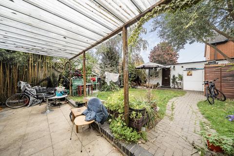 7 bedroom semi-detached house for sale, Carisbrooke Road, Mitcham CR4