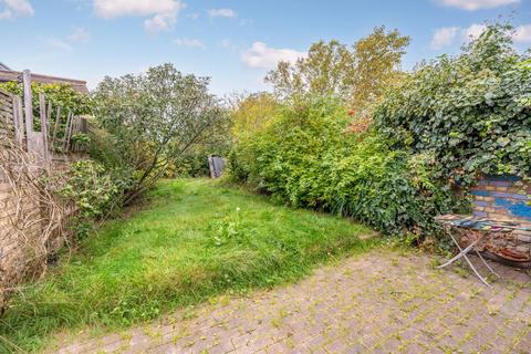 5 bedroom terraced house to rent, Wrentham Avenue, Queen's Park, London, NW10