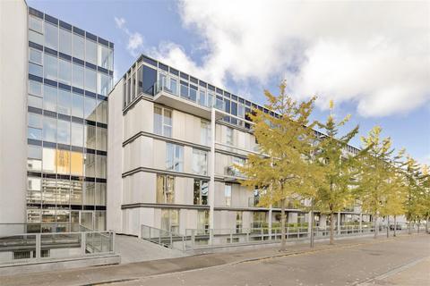 Chadwell Lane, Hornsey N8