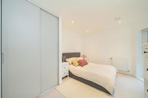 2 bedroom flat for sale, Wilkinson Close, London NW2