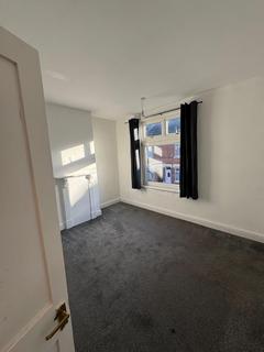 2 bedroom terraced house to rent, 72 Twycross Street, LE2 0DW