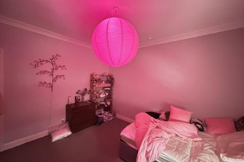 3 bedroom house to rent, Ashville Avenue, Leeds LS6