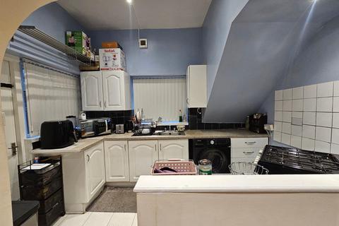 undefined, Wingrove Avenue, NEWCASTLE UPON TYNE NE4