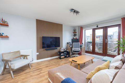 2 bedroom flat for sale, Commonwealth Drive, Crawley RH10
