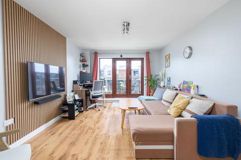 2 bedroom flat for sale, Commonwealth Drive, Crawley RH10