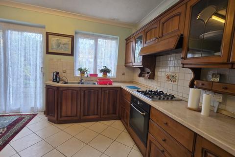 3 bedroom semi-detached house to rent, Derrydown Road,  Birmingham, B42