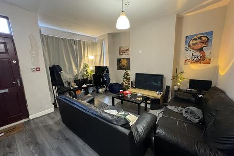 6 bedroom terraced house to rent, Newport Mount, Burley, Leeds, LS6 3DB