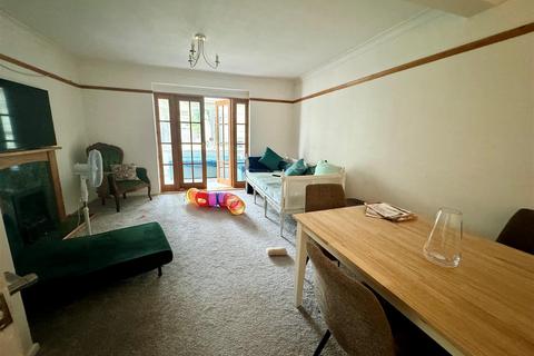 undefined, Woodleigh Avenue, Leigh-On-Sea