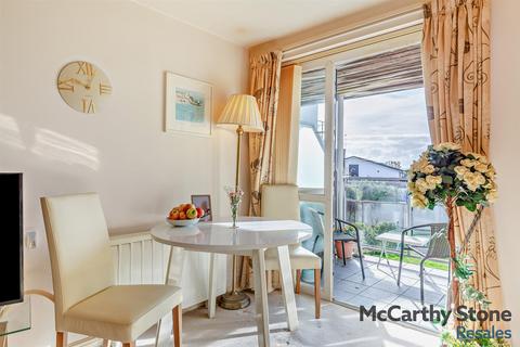 1 bedroom apartment for sale, Marina Court, Mount Wise, Newquay, TR7 2FJ