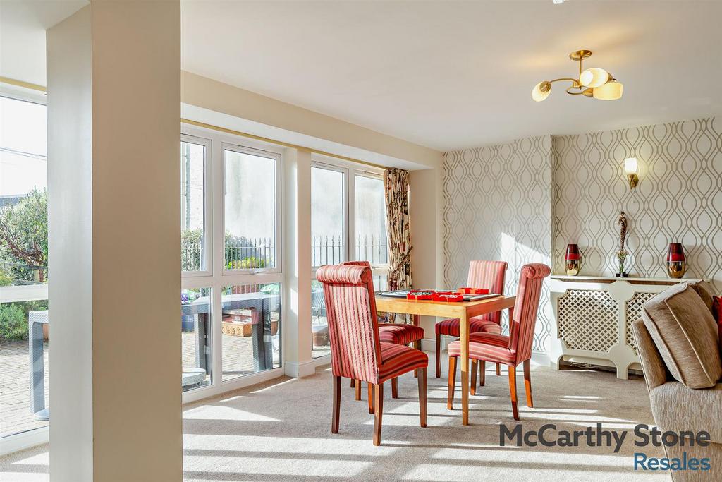Homeowners Lounge