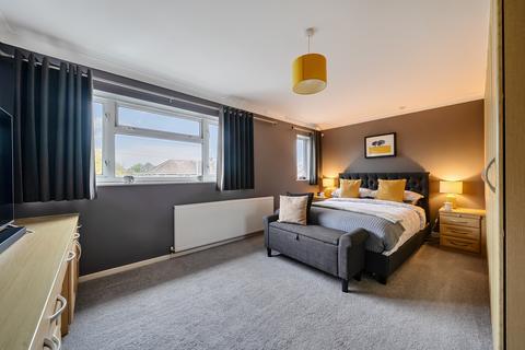 3 bedroom terraced house for sale, Fosse Close, Rodbourne, Swindon, SN2 2BP