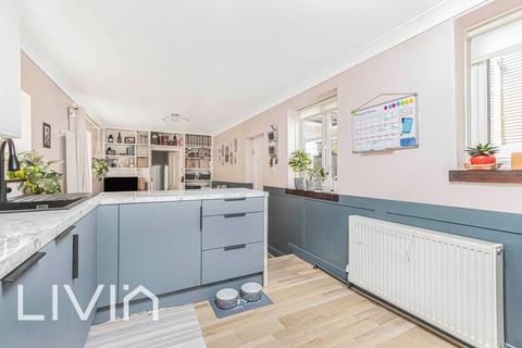 2 bedroom maisonette for sale, London SE25
