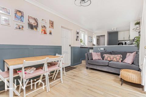 London SE25