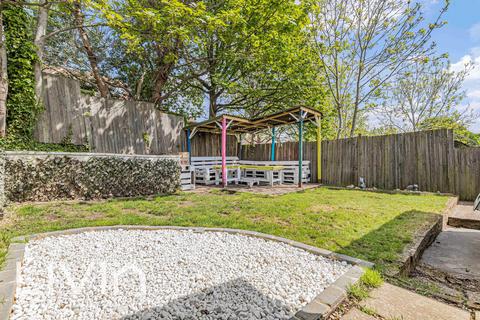 2 bedroom maisonette for sale, London SE25