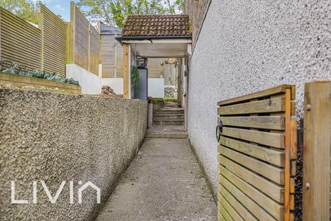 2 bedroom maisonette for sale, London SE25