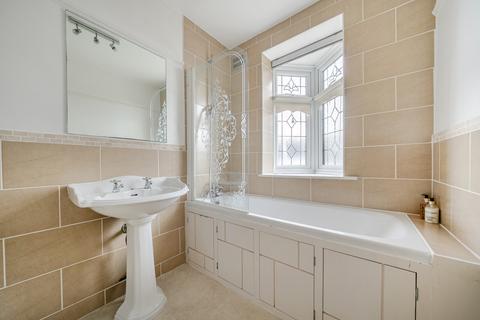3 bedroom semi-detached house for sale, Park Lane, Hornchurch RM11