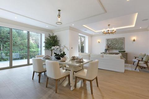 undefined, Heath Rise, Wentworth, Virginia water GU25 4AX