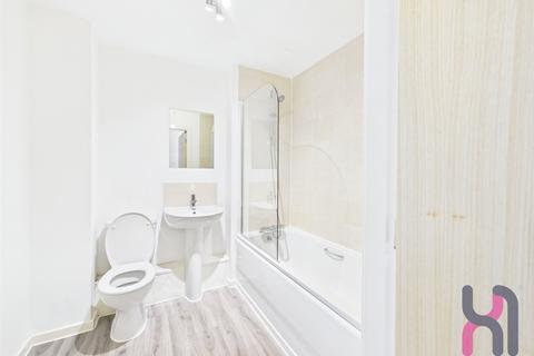 2 bedroom flat to rent, Endeavour House, 1b Elmira Way, M5