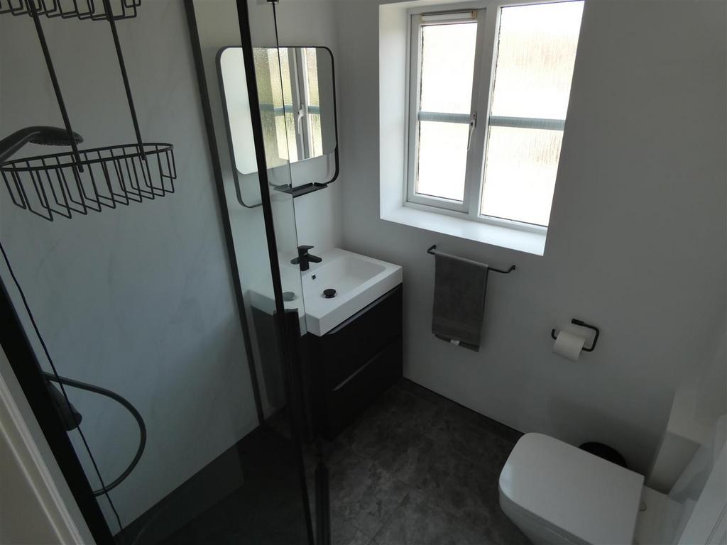 Bathroom.JPG